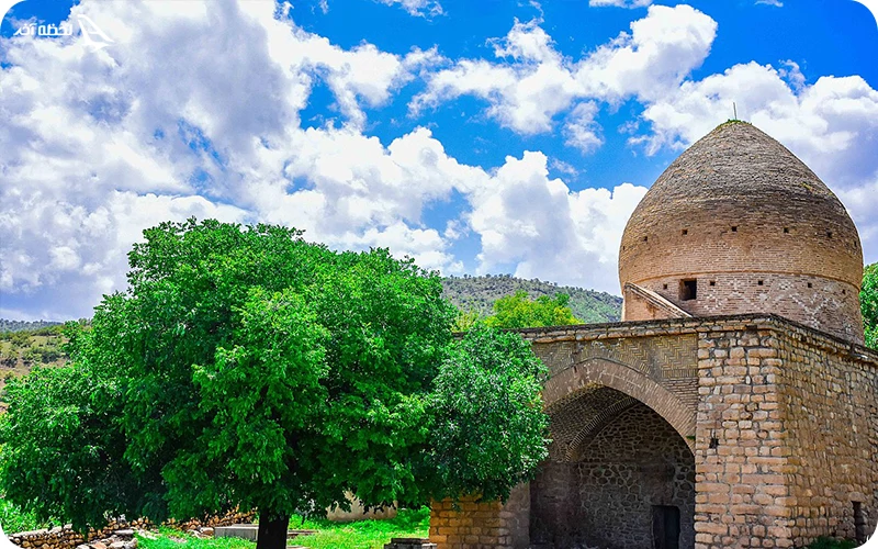 مقبره شهنشاه (شجاع الدین خورشید)؛ آرامگاهی در نزدیکی روستای طالقان