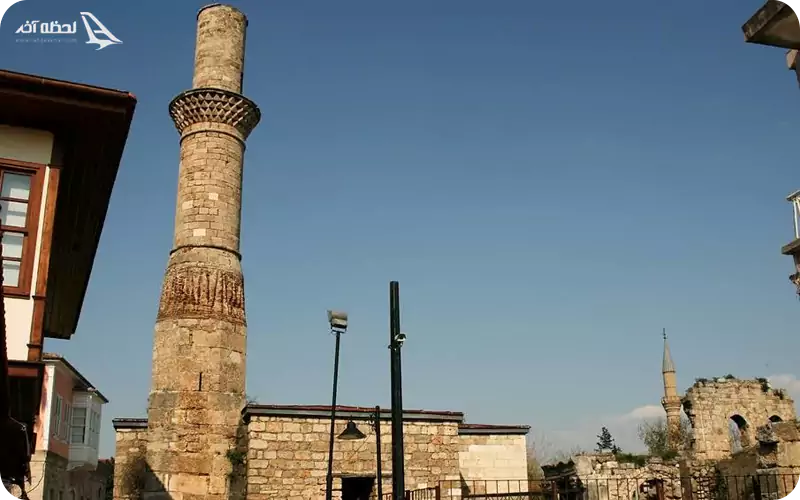 مناره شکسته آنتالیا