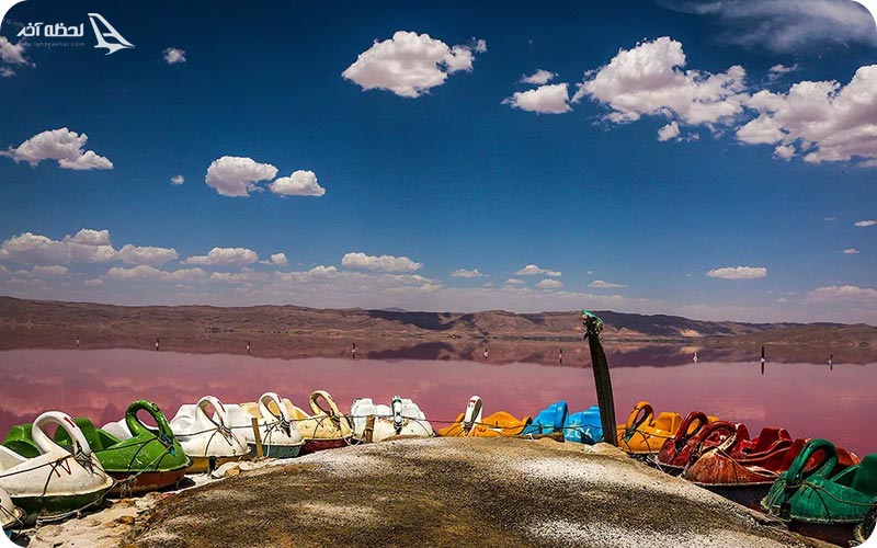 علت قرمز بودن دریاچه مهارلو