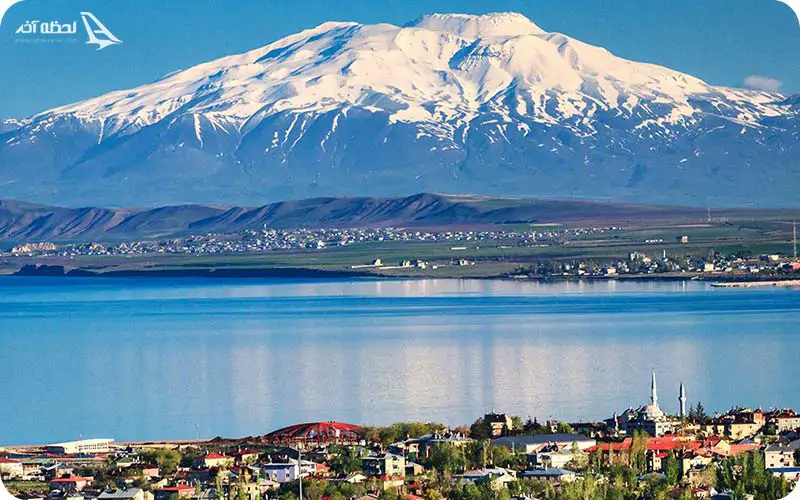 مرز بازرگان و مرز رازی