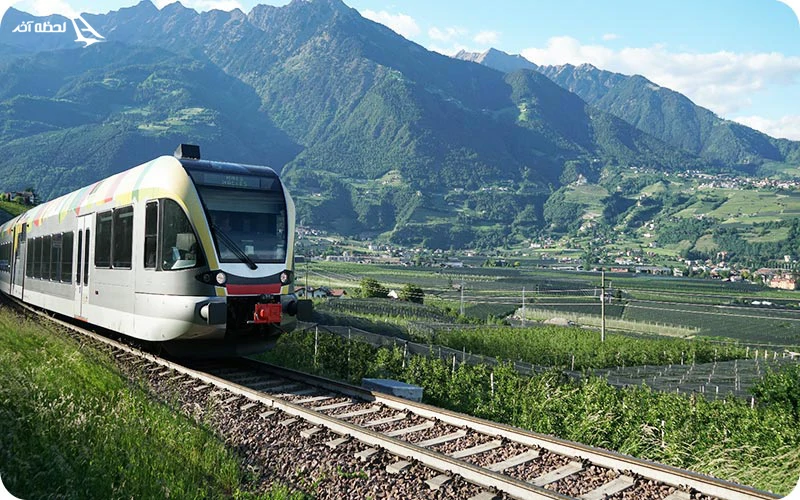 مسیر فرانسه به ایتالیا به صورت زمینی است.