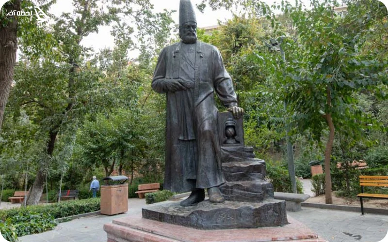 مجسمه امیرکبیر در پارک قیطریه مجسمه امیرکبیر در پارک قیطریه