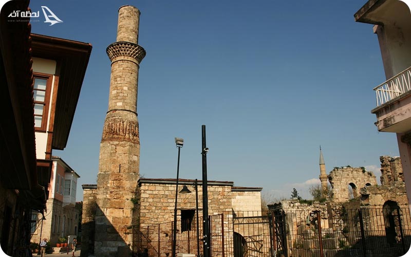 منار شکسته آنتالیا