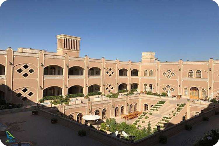 خانه لاری ها