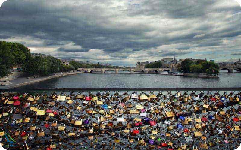 داستان رمانتیک پل پونت دس آرتس