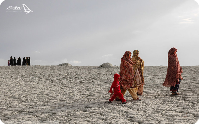 تپه های گل افشان کجاست