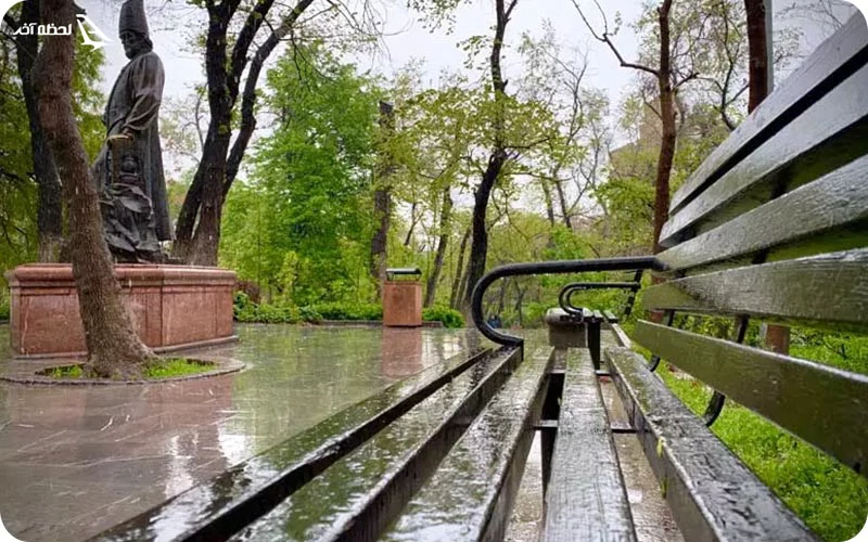 لذت پیاده روی زیر باران در پارک قیطریه لذت پیاده روی زیر باران در پارک قیطریه