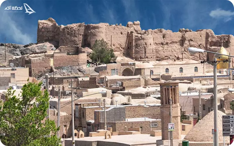 نایین