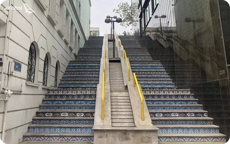 پیاده روی در خیابان ولیعصر