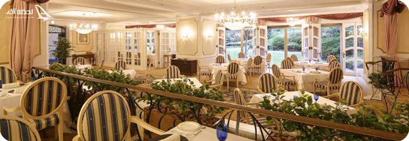 رستوران فرانسوی نئون