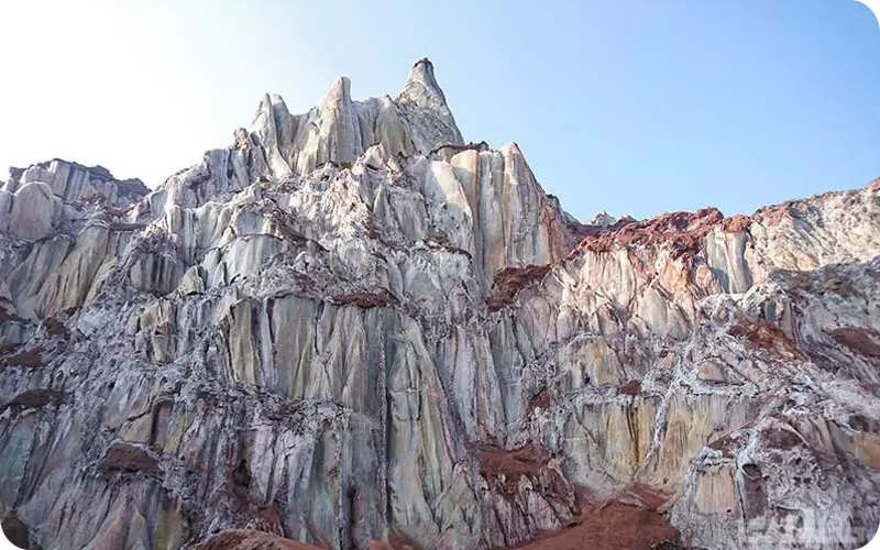 معدن خاک سرخ هرمز