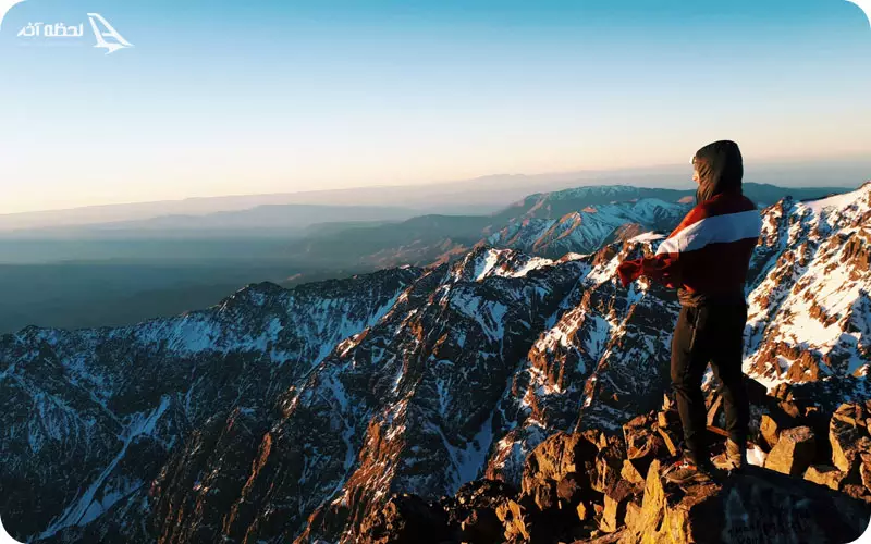 تماشای طلوع خورشید از دهانهی آتشفشان جزیره جیجو