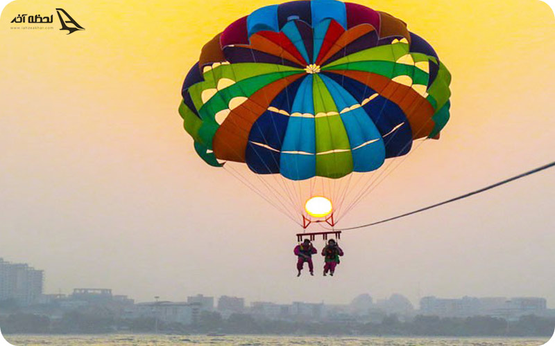 چتربازی در قشم