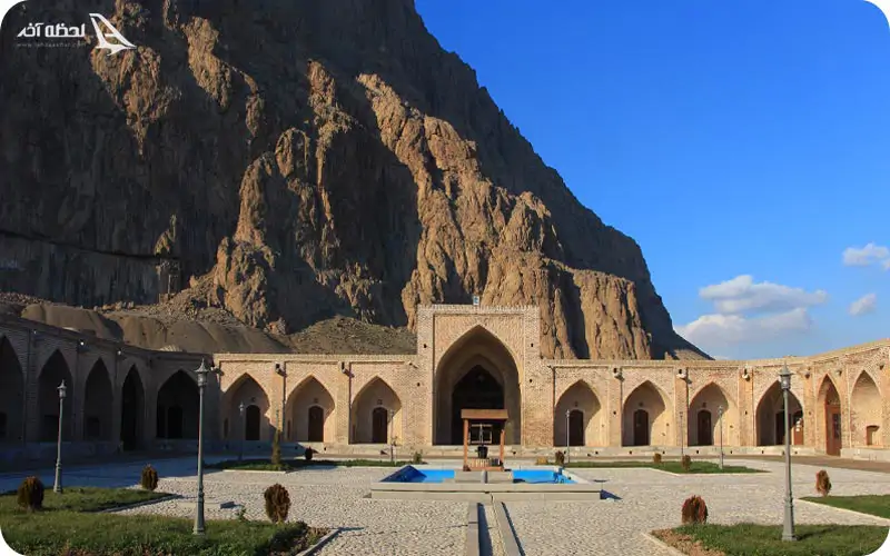 علت نامگذاری بیستون