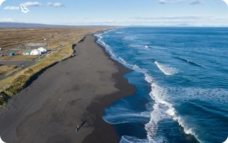 آتشفشانها و ساحل خالاکتیرسکی ساحل خالاکتیرسکی؛ منطقهای تحت سیطرهی آتشفشانها