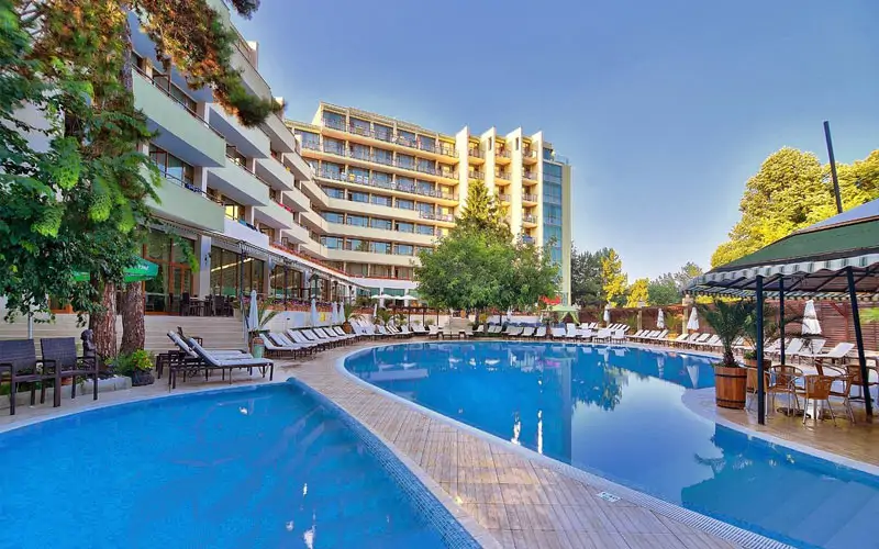 ساحل شنهای طلایی