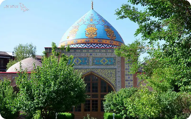 مسجد آبی یا کبود؛ مسجدی با معماری ایرانی
