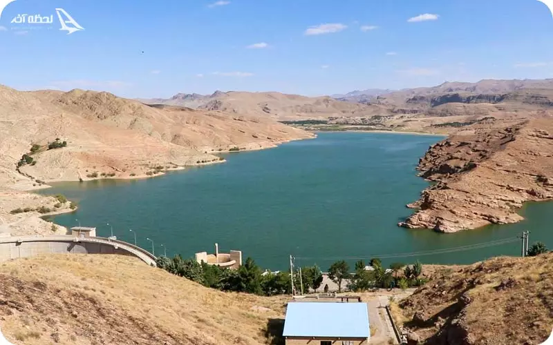 اطراف سد کارده