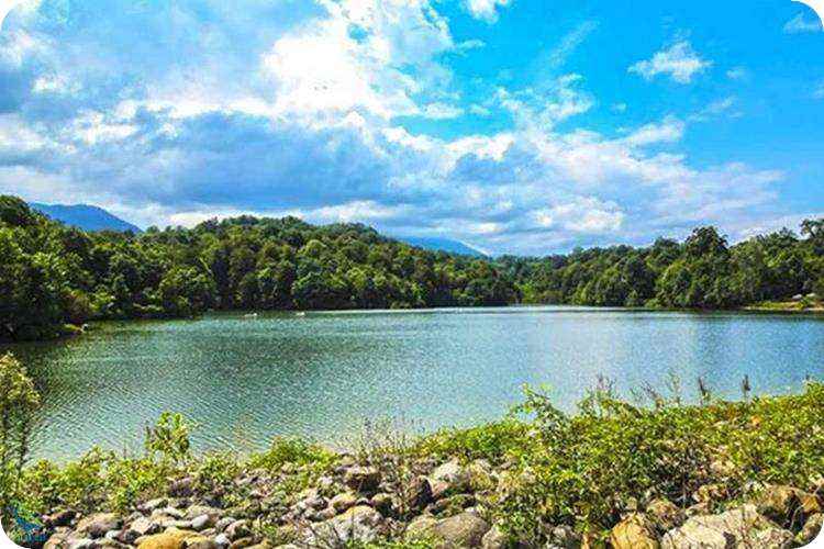 دریاچه الیمالات دیدنی ها