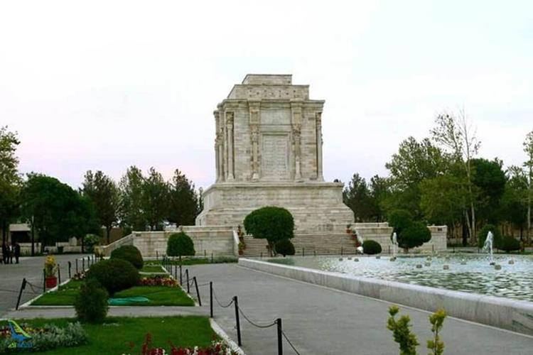 آرامگاه فردوسی