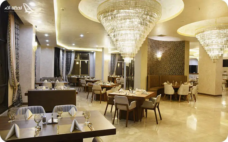 رستوران دورهمی؛ لذت غذا خوردن در کنار دریاچه چیتگر