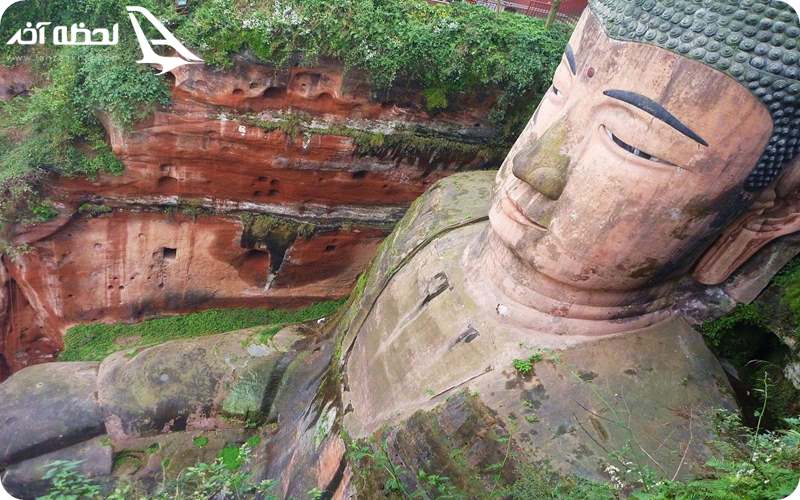 مجسه زیبای بودا