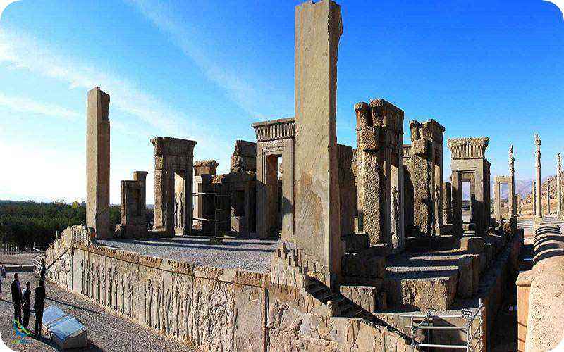 کاخ آپادانا