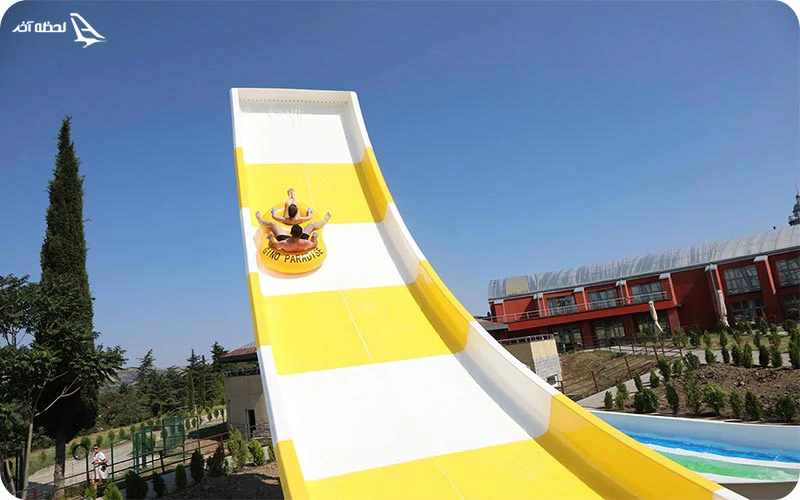 این همه استخر متنوع تاحالا یجا کنار همدیگه دیده بودی؟ استخرهای پارک آبی تفلیس