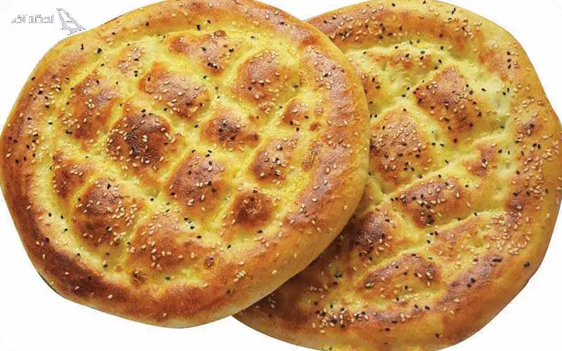 نان شیرمال یکی از سوغات همدان نان شیرمال