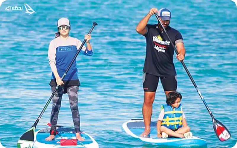 پدل بورد؛ سرسره بازی کودکان روی امواج دریا