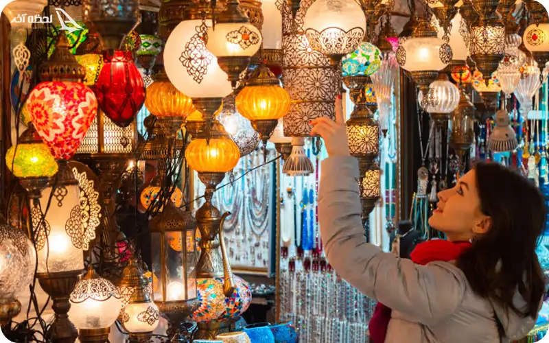 خریدن سوغاتی تجربه یک حس خوب در اولین سفر خارجی