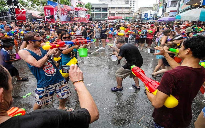 تفریحات مرسوم در روز جشن آب تایلند چیست؟ تفریحات مرسوم در روز جشن آب تایلند چیست؟