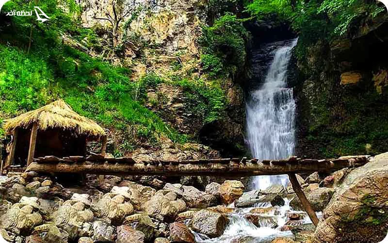 آبشار دودوزن آبشار دودوزن؛ تماشای شکوه آب در دل جنگل
