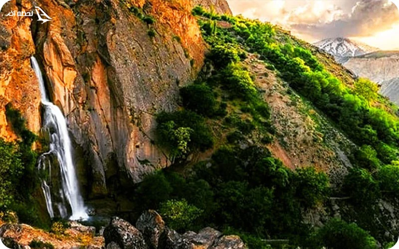 آبشار سیسنگان آبشار سیسنگان؛ گذر از دالان بهشت به آبشاری مخفی
