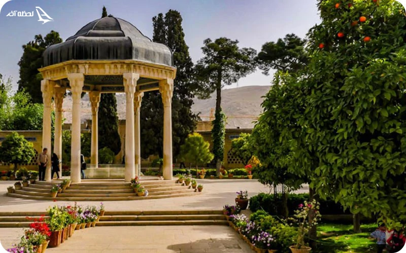 اطلاعات بازدید از آرامگاه حافظ؛ ساعت کاری و نکات مهم