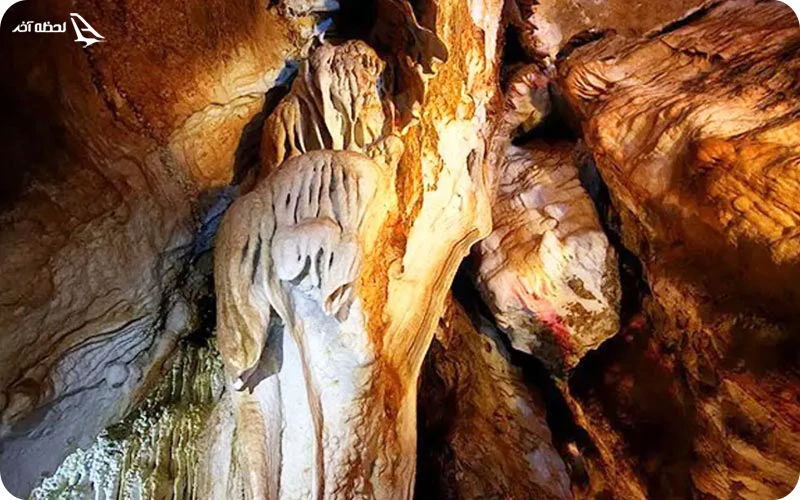 بازدید از غاری با راهروهای تو در تو