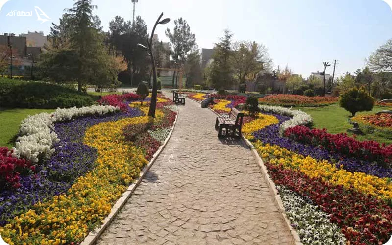 باغ گلهای مشهد باغ گلها؛ تجربهای از زیبایی و آرامش در میان گلها و گیاهان رنگارنگ