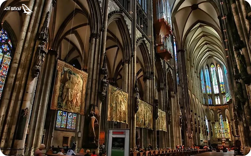 بررسی بخش‌های مختلف کلیسای کلن