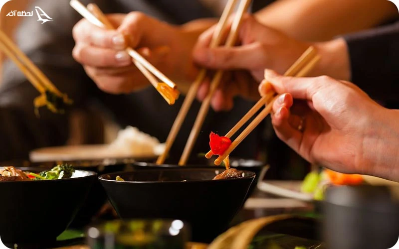 بدون چاپستیک غذا نخورید