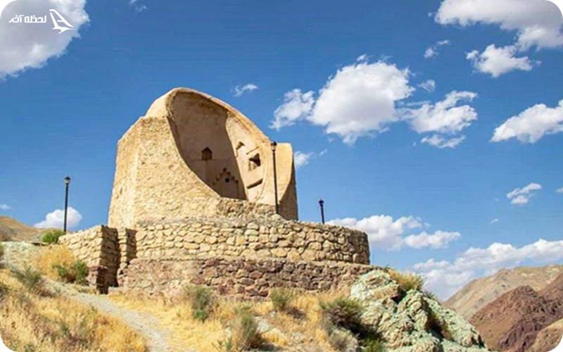 برج سنگی دیده بانی مزداران؛ بازدید از نگهبان روستا