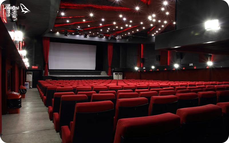 امکانات سینما ساویز؛ از رستوران تا پارکینگ 