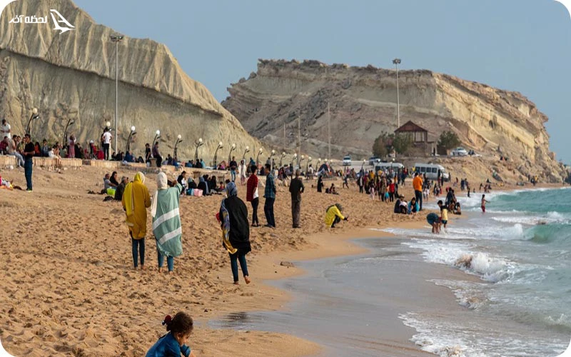 ساحل بندر تبن پارسیان؛ آرامش در کنار کوه‌های مریخی