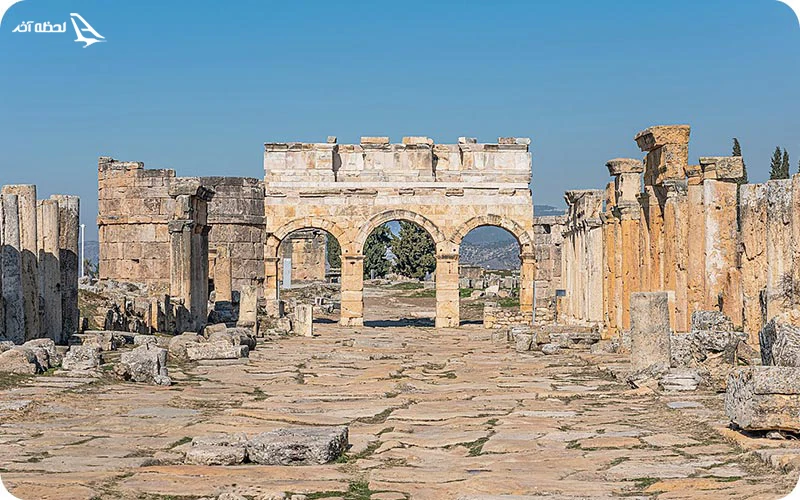 تئاتر باستانی هیراپلیس کجاست تئاتر باستانی هیراپلیس