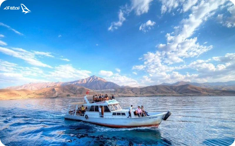 جاذبه‌ های طبیعی وان