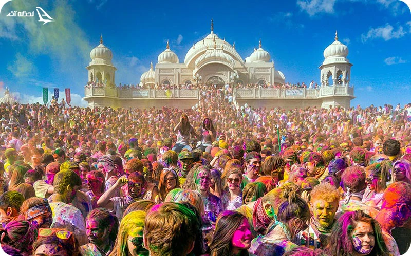 کتک زدن مردان در شمال هند جشن رنگ هندوستان