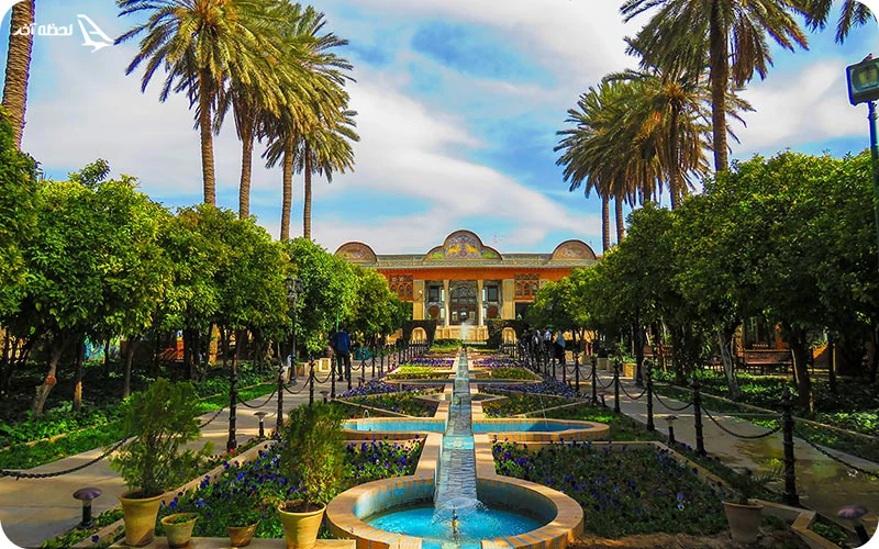 حیاط اصلی حیاط اصلی