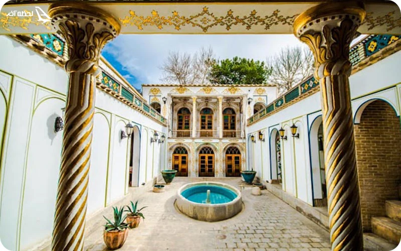 حیاط داخلی حیاط داخلی