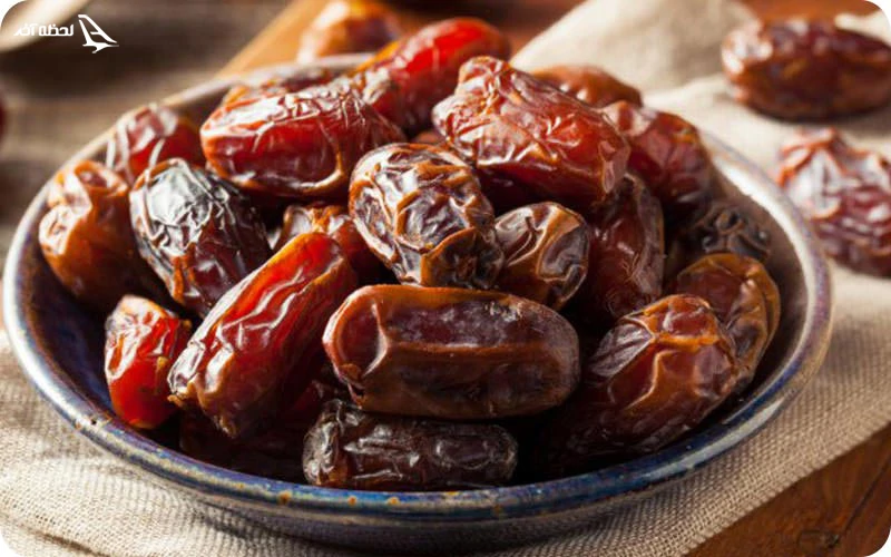 خرما از دیگر سوغات جزیره قشم  خرما سوغات قشم