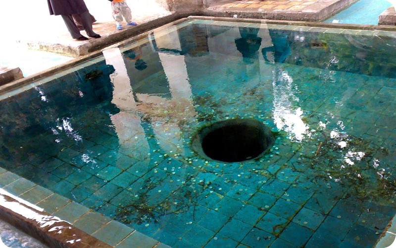 خزینه حمام فین خزینه؛ جایی برای نظافت