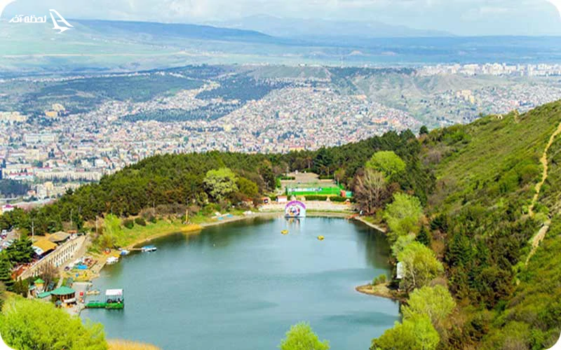 دریاچه لاک‌پشت؛ یکی از بهترین جاهای دیدنی گرجستان در تابستان